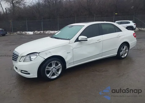 2012 Mercedes-Benz E 350 4Matic z USA, uszkodzony, nr VIN WDDHF8JB4CA613226